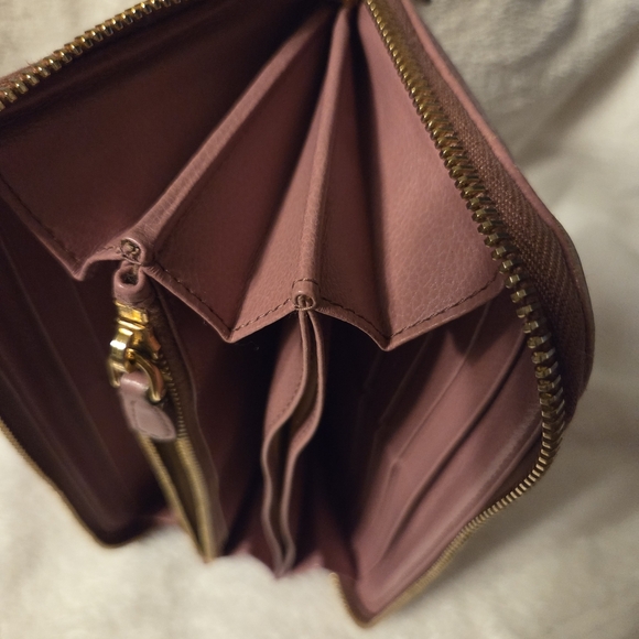 Prada Dusty Rose Leather Wallet EUC - Picture 12 of 16